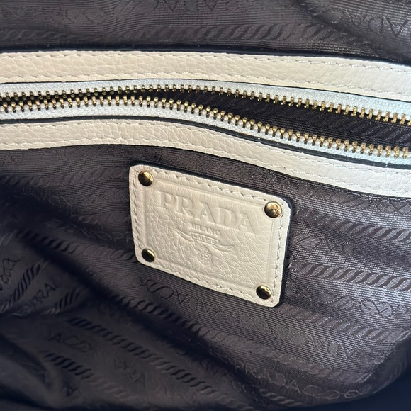 New highest quality and design leather Handbag.W19.5”,H16.5”.Bought inHongKong. - Picture 6 of 12